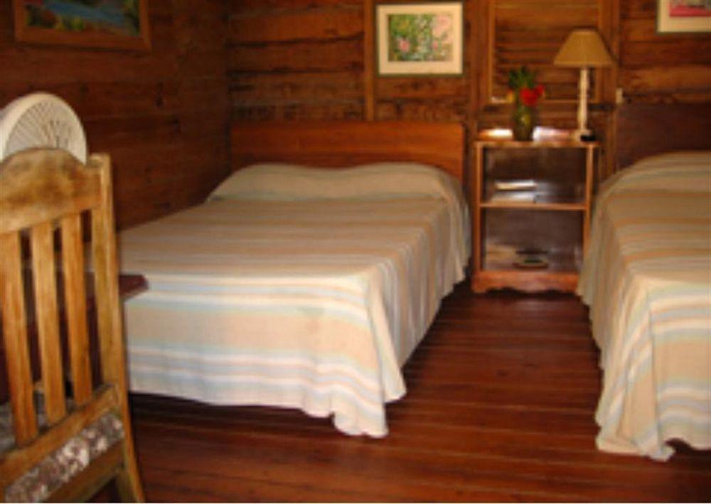 Secret Cabins At Firefly Beach Cottage Negril Eksteriør billede